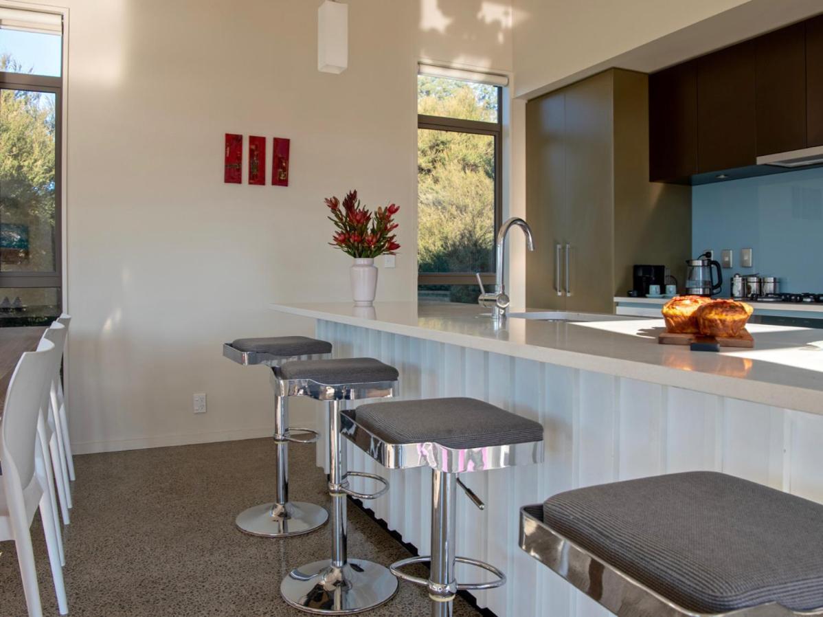 Kotare Point Paradise - Akaroa Holiday Home Kültér fotó